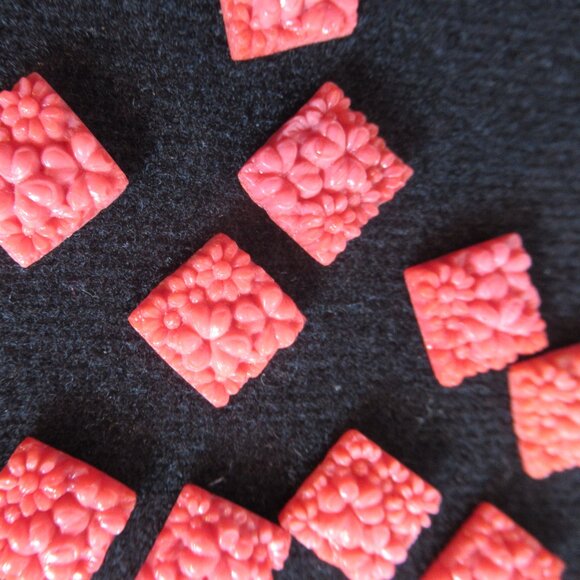 12 Vintage Japanese Floral Celluloid Cabochons, Coral, Jewellery, Crafts - Picture 6 of 6
